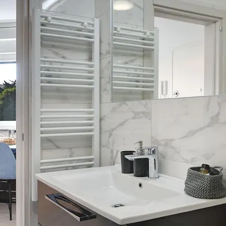Exclusive Apartment *