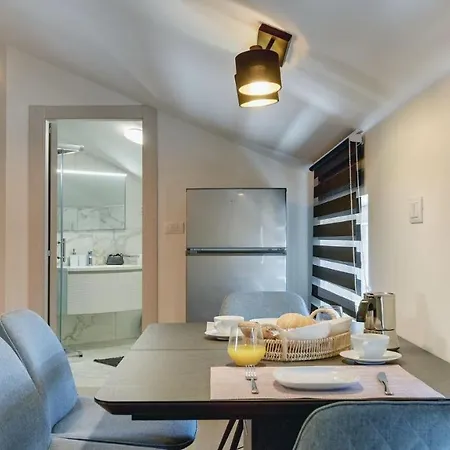 Exclusive Apartment *