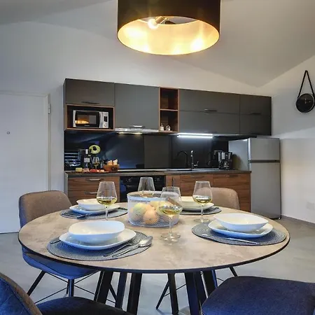 Exclusive Apartment *