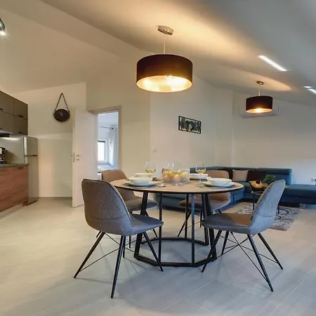 Exclusive Apartment *